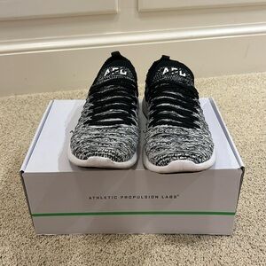 Women's TechLoom Wave White / Black Size 8